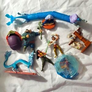 : complete lot of 8 Raya And The Last Dragon Happy Meal Toys + another dragon